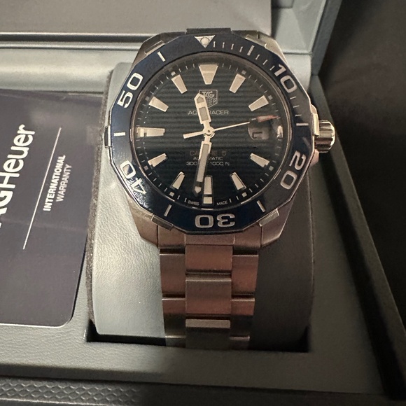 Authentic TAG Heuer Aquaracer Blue Dial 41mm Men's Watch WAY211C.BA0928 - Picture 1 of 8